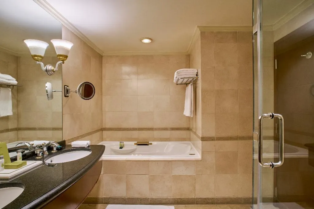 SUITE DELUXE WITH VIEWS Room, Hilton Cairo Grand Nile, Cairo