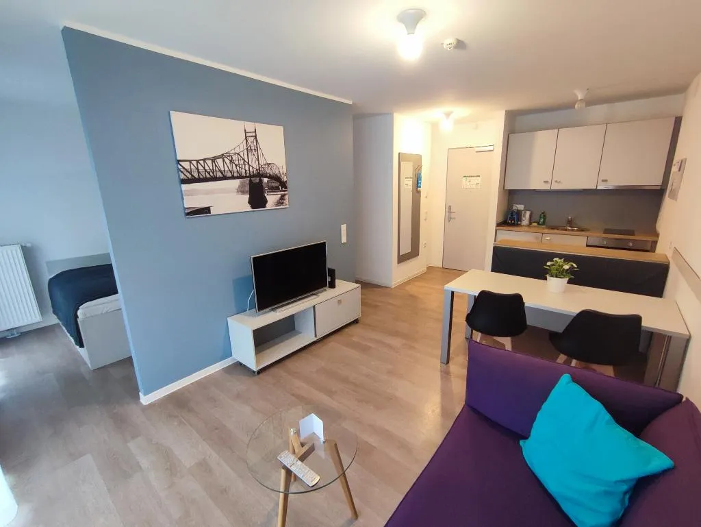 APARTMENT BUSINESS QUEEN BED Room, Spreepolis Boardinghaus, Berlin