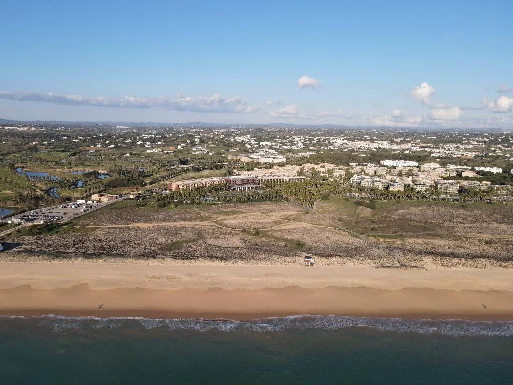 Beach, Wine & Books by the sea - Algarve Resort, Algarve