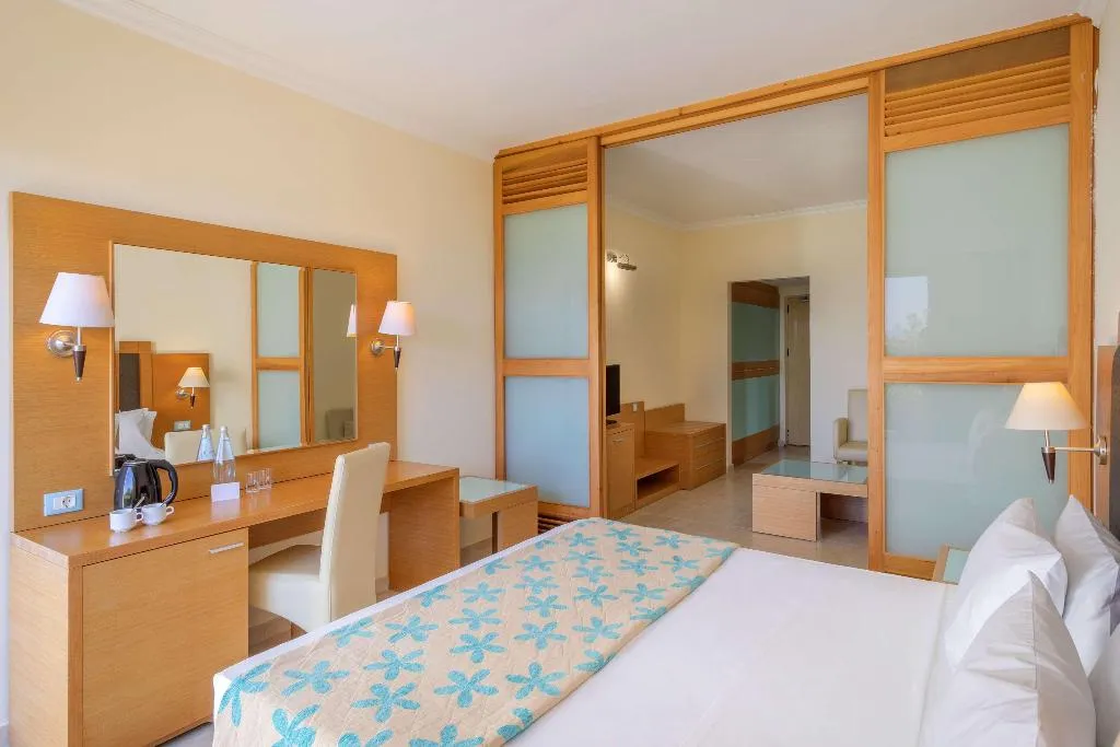 FAMILY ROOM SEA VIEW Room, Sol Cosmopolitan Rhodes, Rhodes