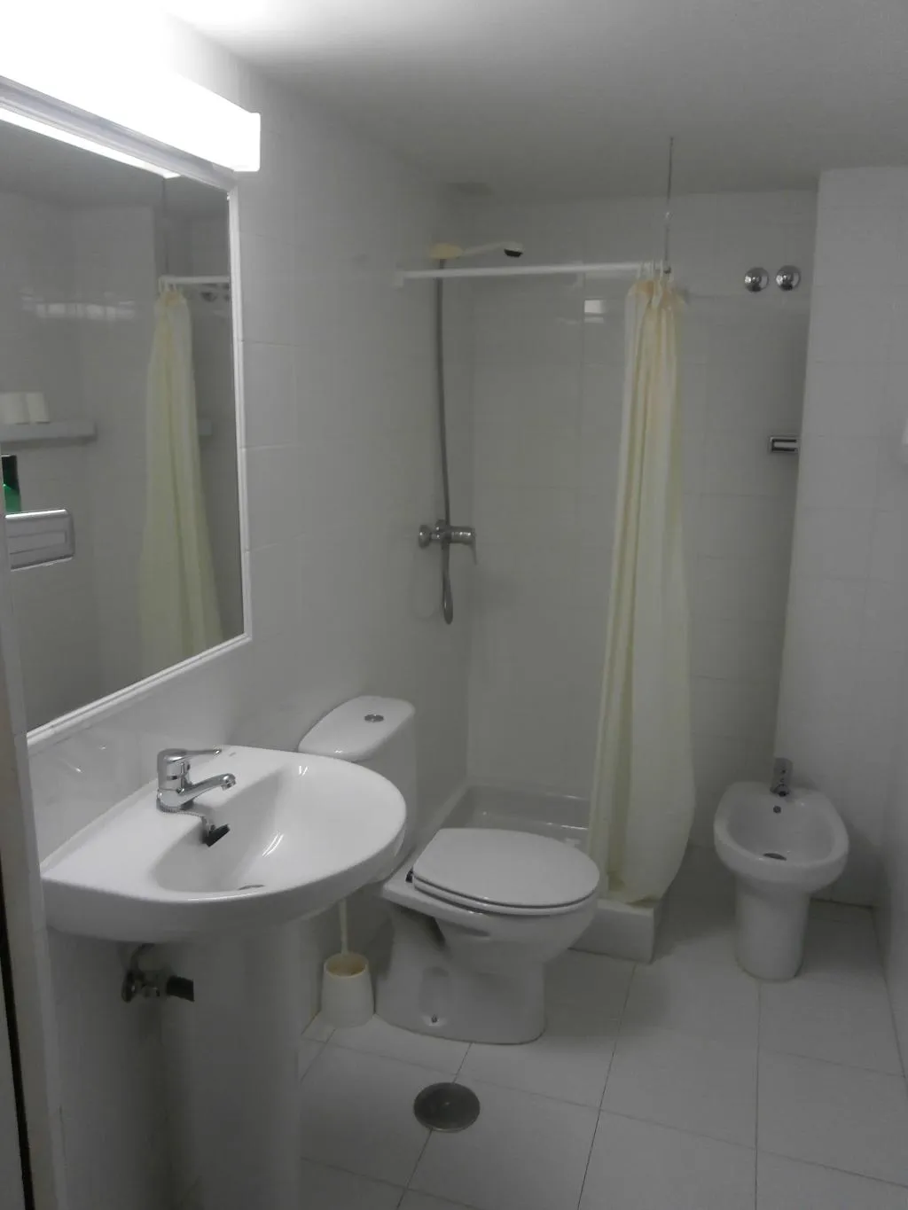 SINGLE WITH SHARED BATHROOM Room, Hospederia Santa Cruz, Madrid