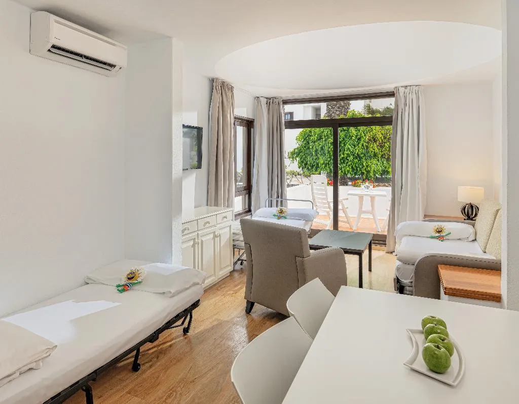 BUNGALOW ONE BEDROOM Room, H10 Suites Lanzarote Gardens, Lanzarote