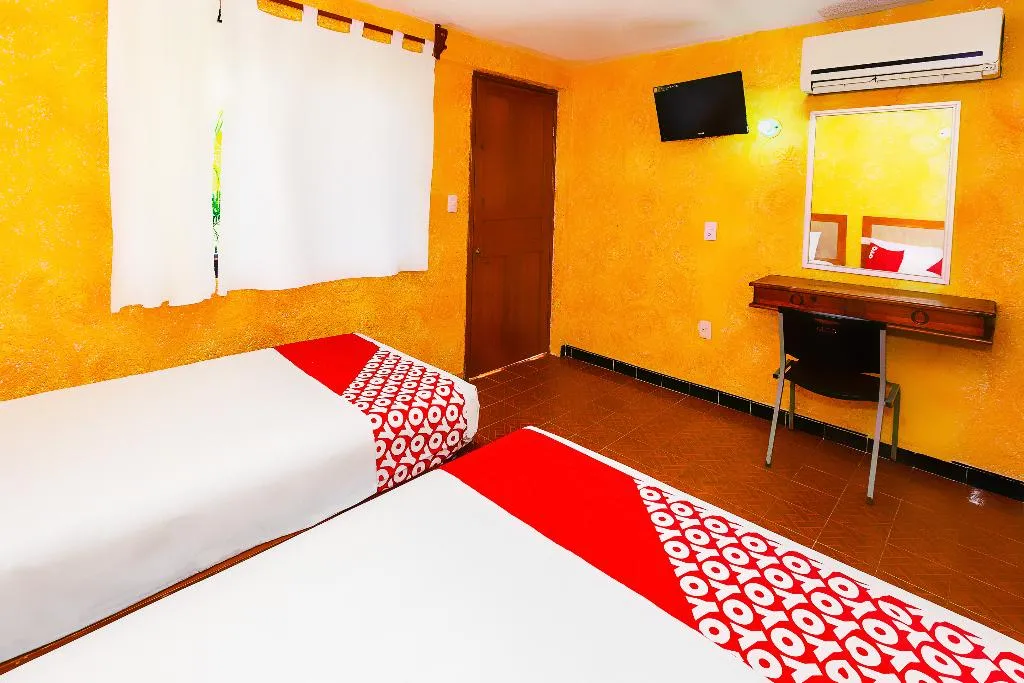 TRIPLE STANDARD Room, OYO Hotel Playa Del Carmen, Playa Del Carmen