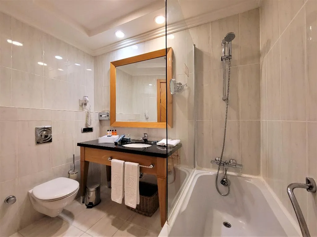 DOUBLE SINGLE USE SEA VIEW Room, Wyndham Grand Izmir Ozdilek Thermal & Spa, Izmir