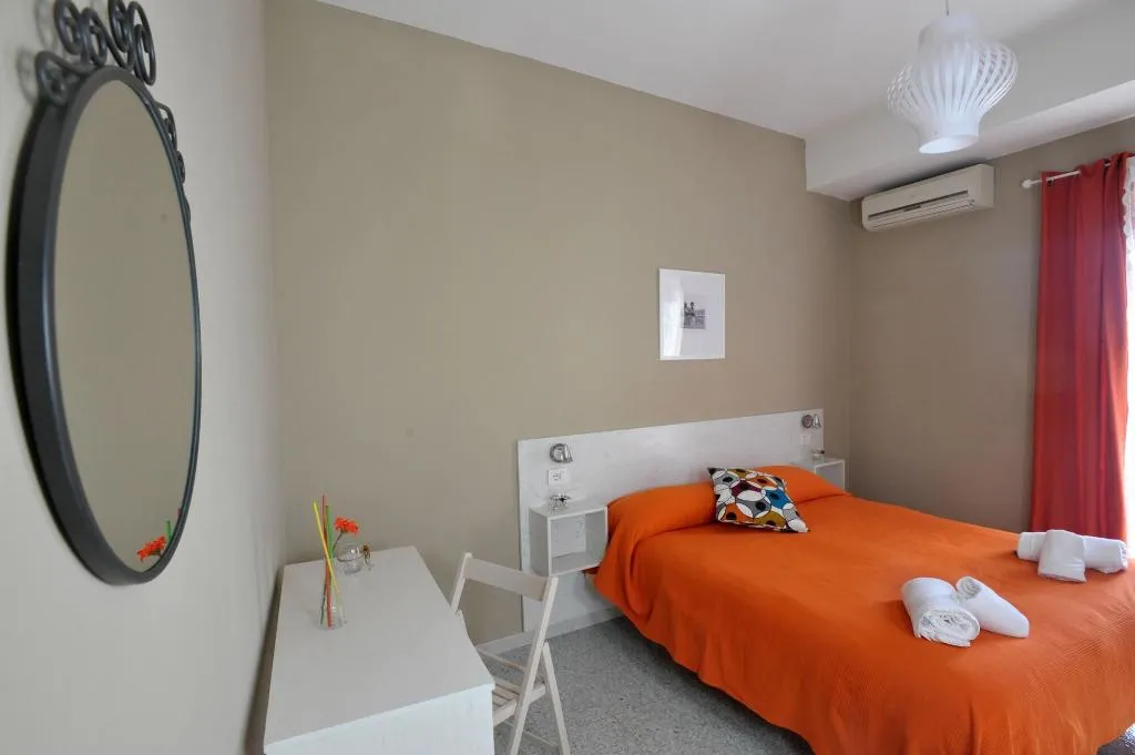 Room, B&B Sweet Home, Naples