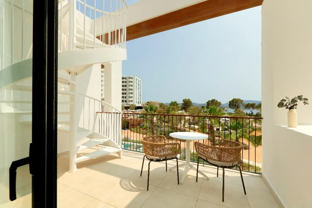 JUNIOR SUITE WITH JACUZZI Room, TRS Ibiza Hotel, Ibiza