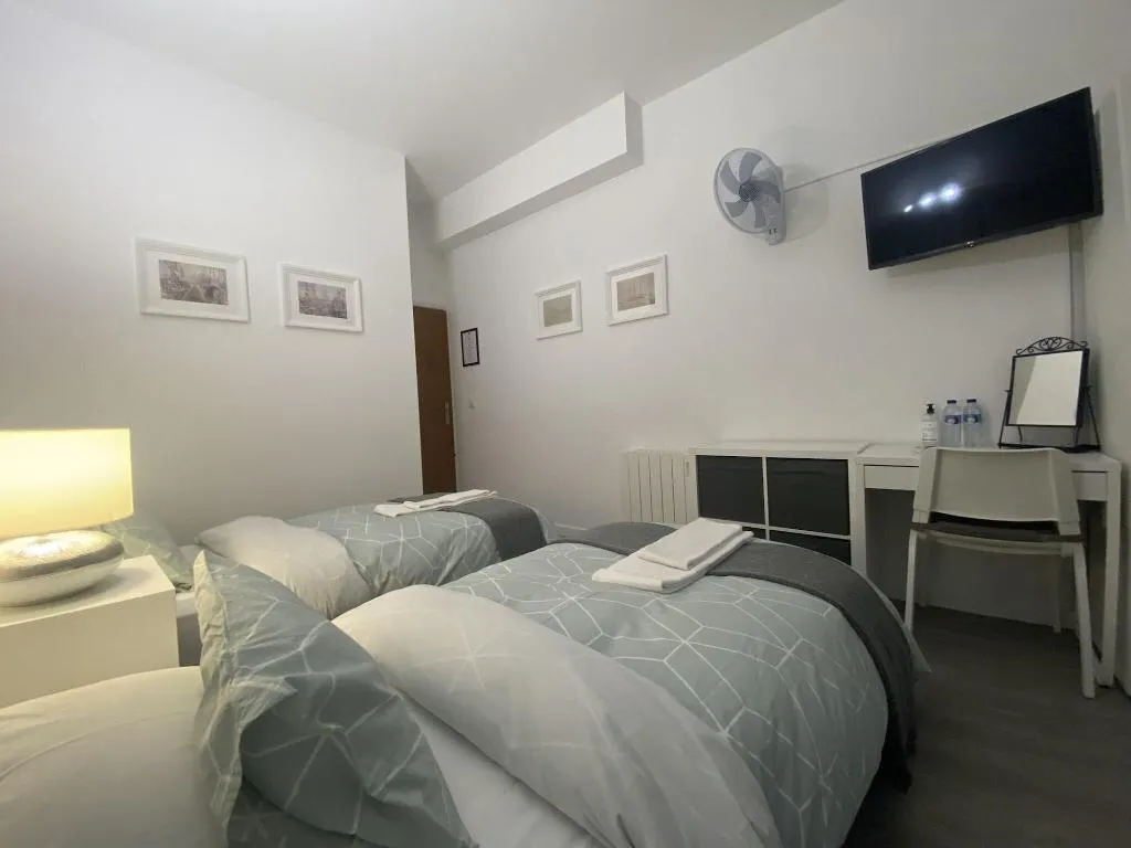 Room, Residencial Triunfo, Porto