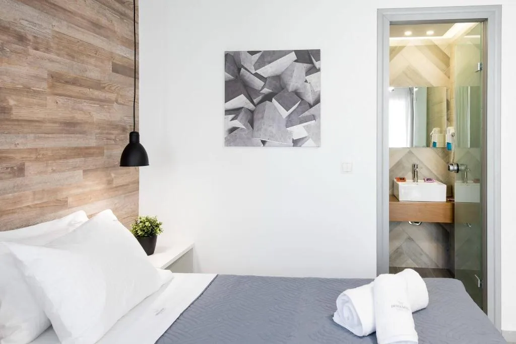 Room, Ria, Crete