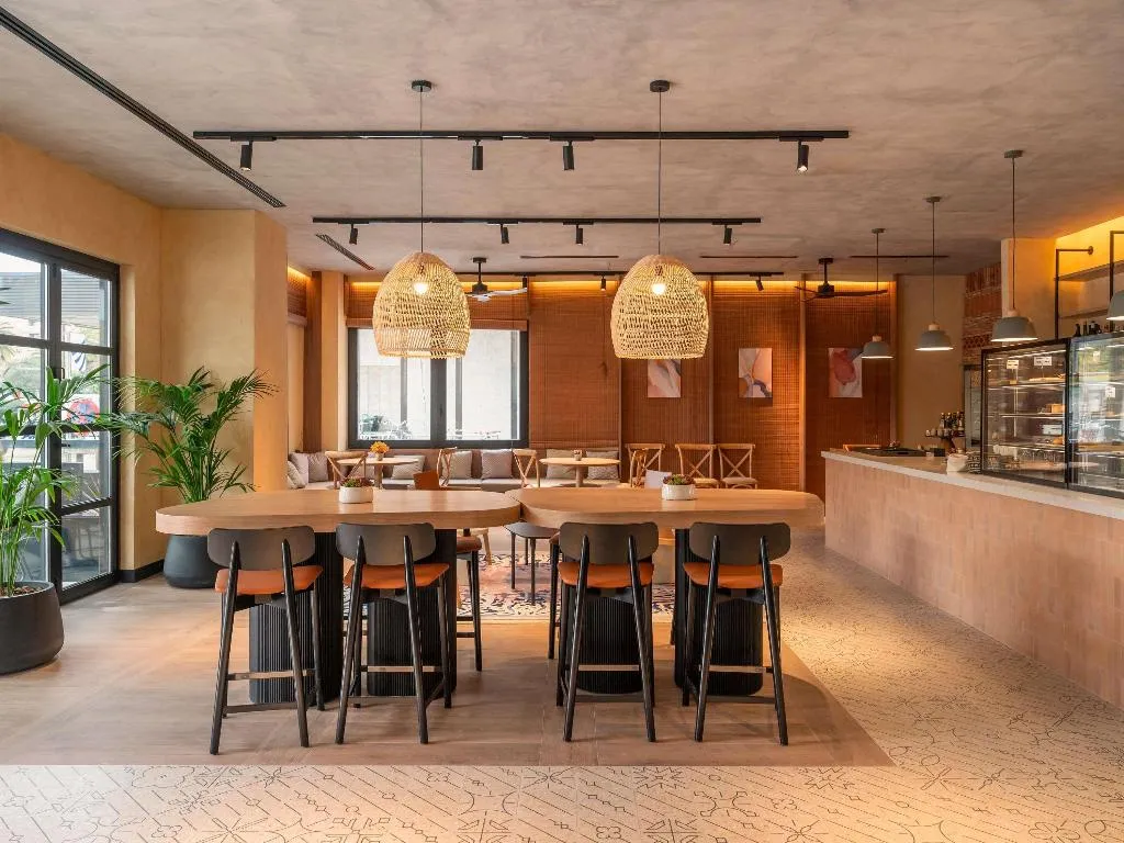 Bar, Novotel Valencia Lavant, Valencia
