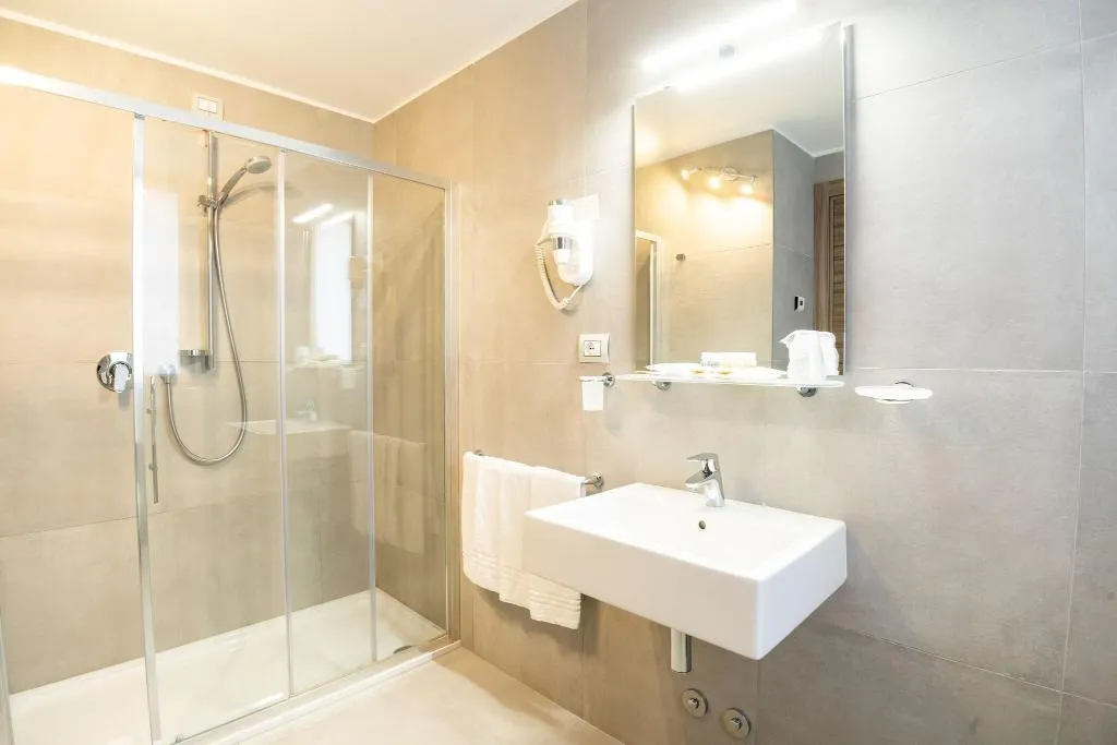 DOUBLE DELUXE Room, Albergo Centrale, Milan