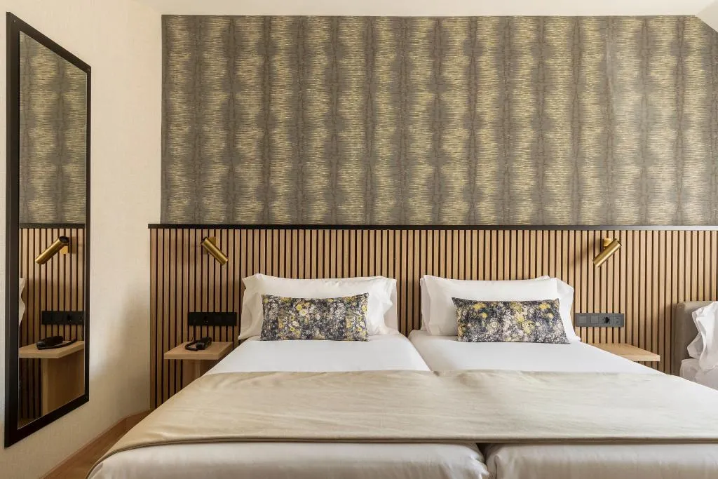 TRIPLE STANDARD Room, Acta Piramides, Madrid