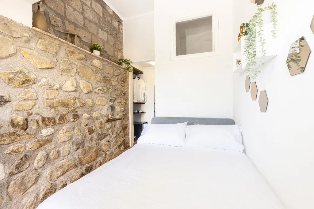 DOUBLE BASIC Room, Casale Antonietta, Naples