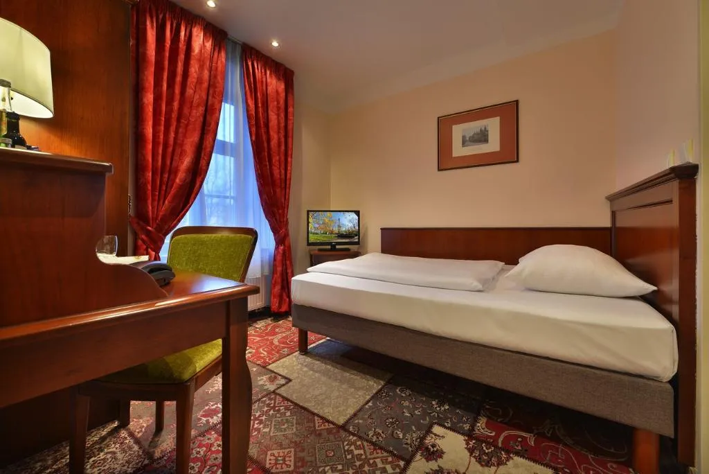 SINGLE STANDARD Room, EA hotel Jeleni Dvur Prague Castle, Prague