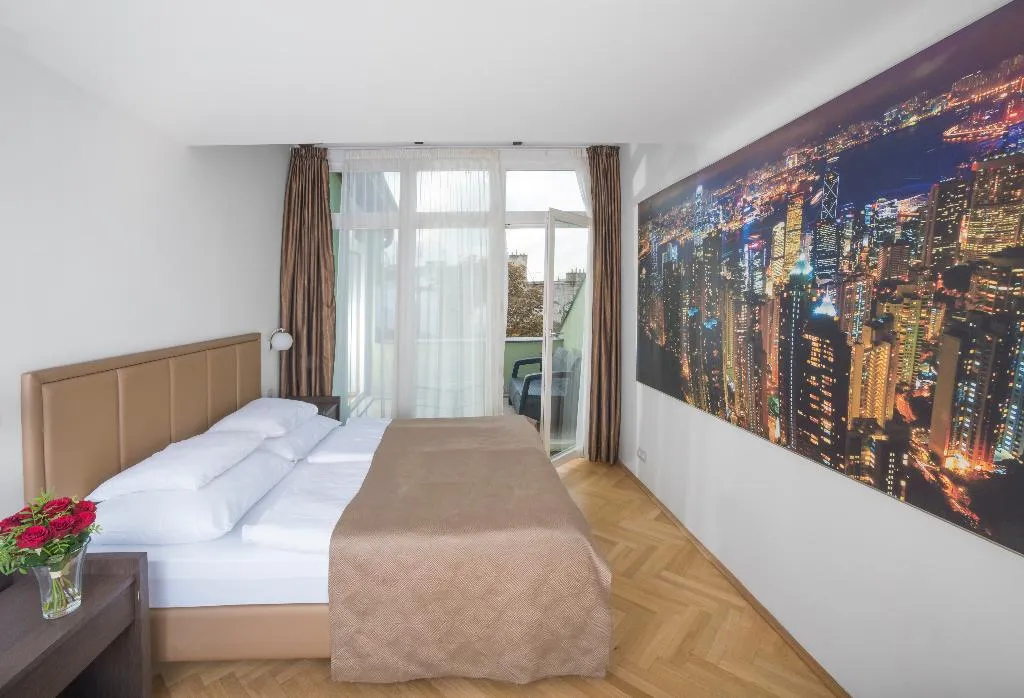SUITE CAPACITY 4 Room, Deminka Palace, Prague