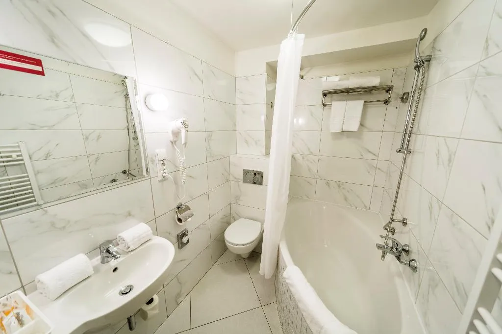 QUADRUPLE STANDARD Room, Archibald at the Charles Bridge, Prague