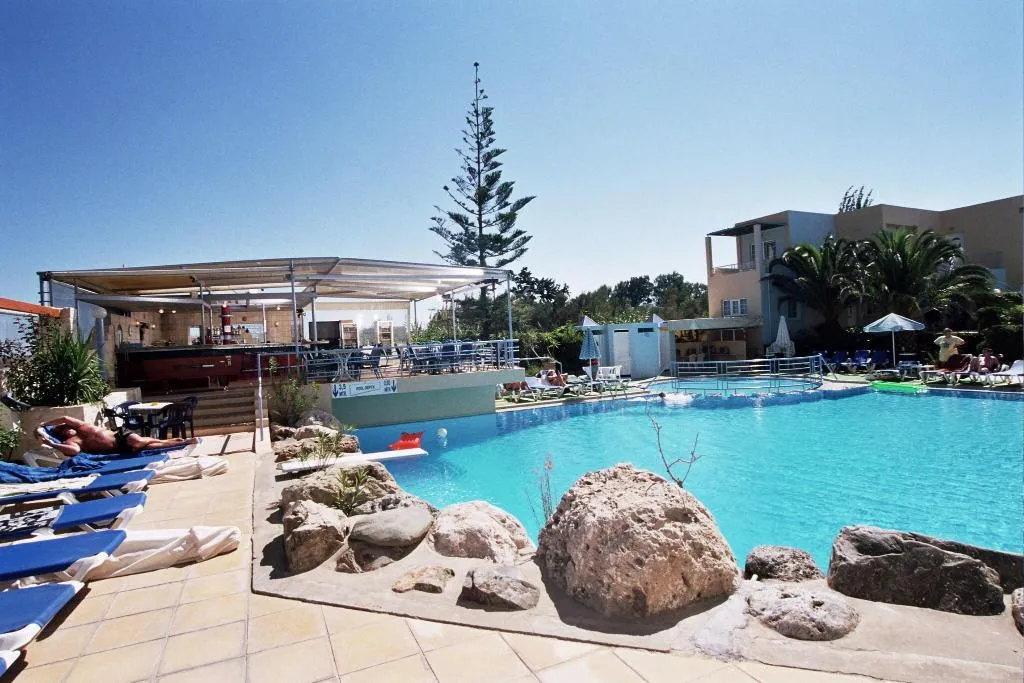 Lobby, Futura, Crete