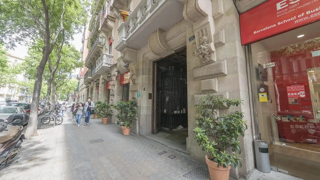 General view, Hostal Girona, Barcelona
