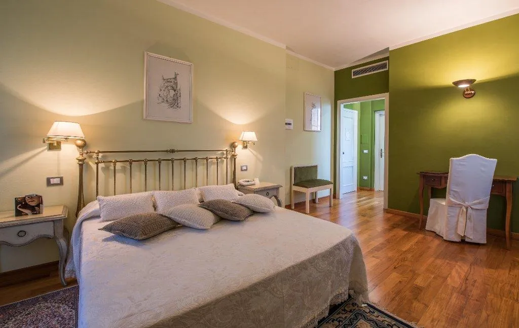SUITE CAPACITY 3 Room, Bramante, Perugia