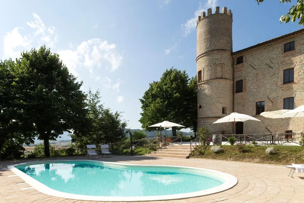 Pool, Castello di Baccaresca, Umbria