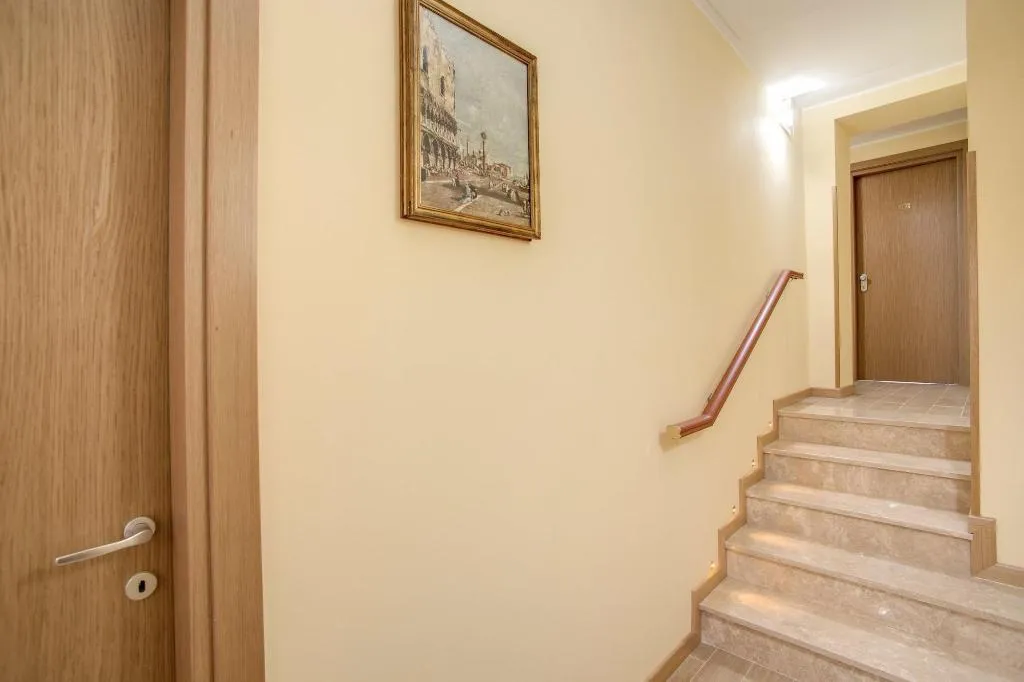 Lobby, Top Floor Navona, Rome