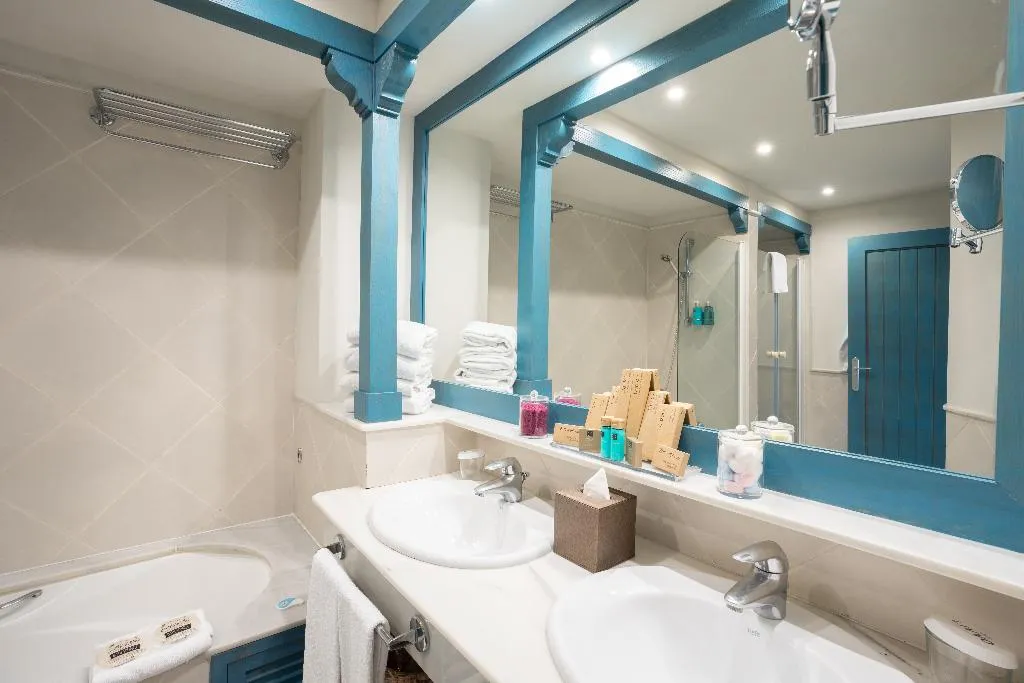 SUITE CLUB Room, Hotel LIVVO Volcan Lanzarote, Lanzarote