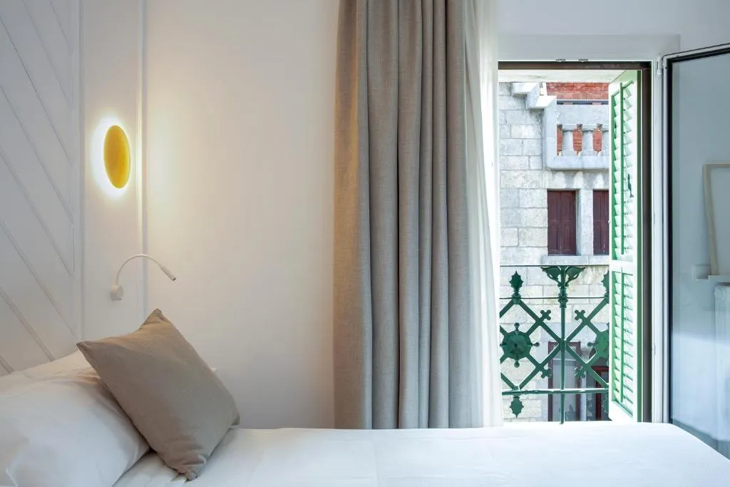 Double or Twin DELUXE WITH VIEWS Room, Gaudi, Barcelona