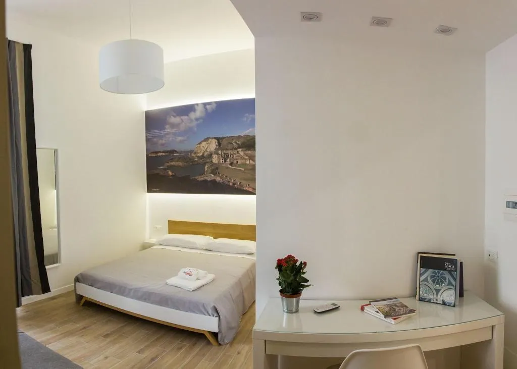 Room, Napolinn B&B, Naples