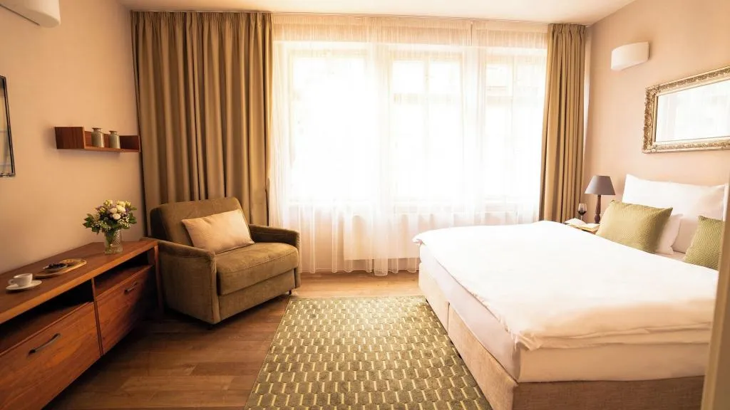 Room, Hotel Golden Key Prague, Prague