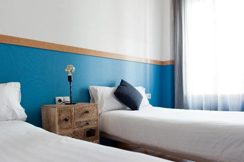 APARTMENT TWO BEDROOMS Room, MH Apartments Ramblas, Barcelona