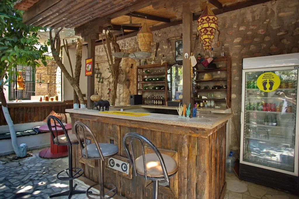 Bar, Garden Palace Hotel, Izmir