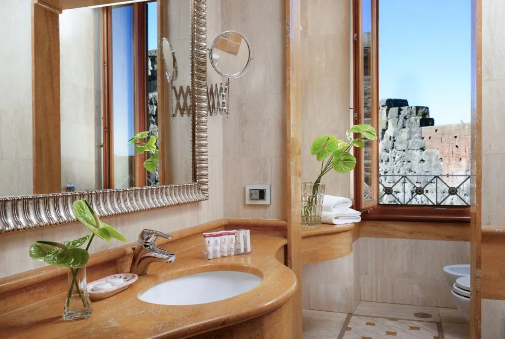 SUITE WITH VIEWS Room, Forum, Rome