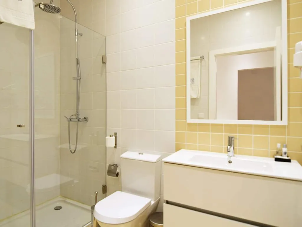 Room, Chiado Dream Apartments, Lisbon