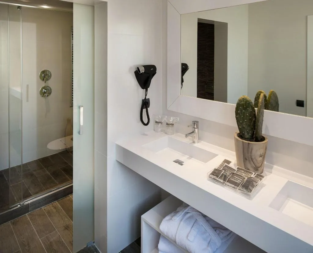 SUITE KING SIZE BED Room, Catalonia Diagonal Centro, Barcelona