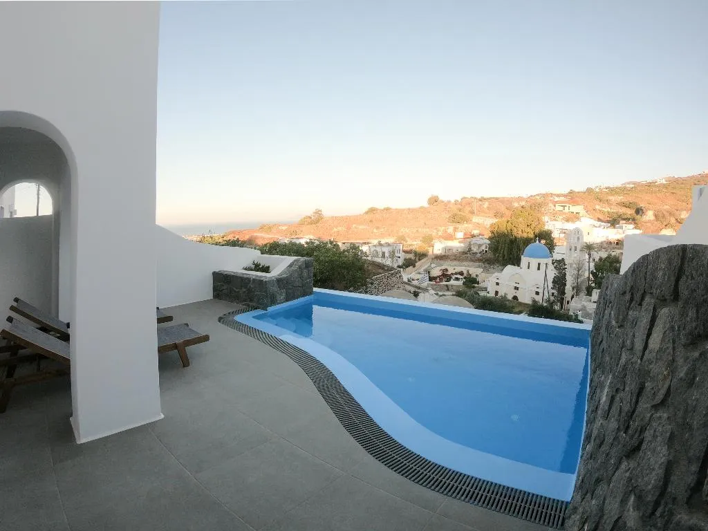 SUITE WITH PRIVATE POOL Room, Amphitrite Suites Santorini, Santorini