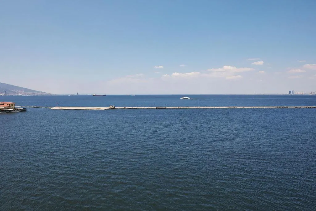 DOUBLE SEA VIEW KING BED Room, Izmir Marriott, Izmir