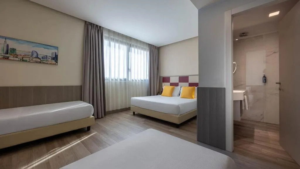 QUADRUPLE DELUXE Room, iH Hotels Milano St. John, Milan