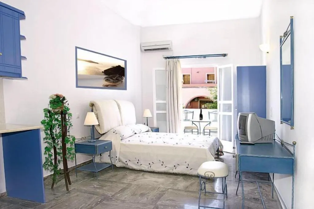 Room, Ifestia, Santorini