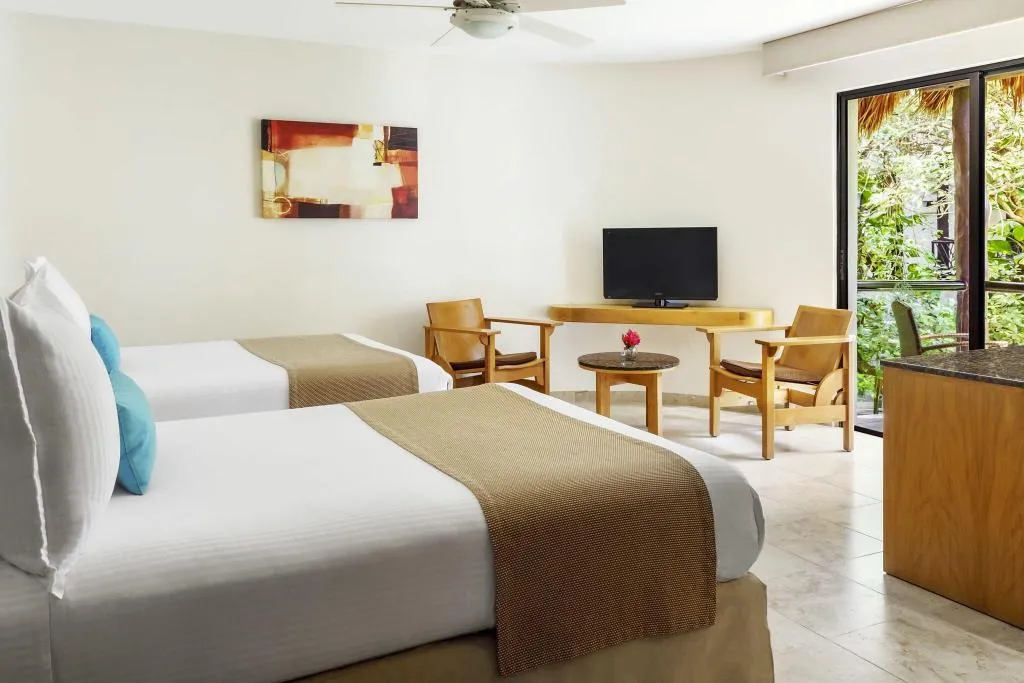QUADRUPLE SUPERIOR Room, The Reef Playacar Beach Resort & Spa, Cancun Area