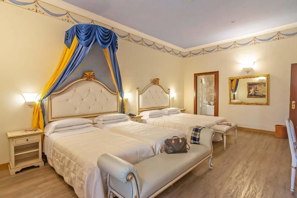 QUADRUPLE STANDARD Room, Porta Faenza, Florence
