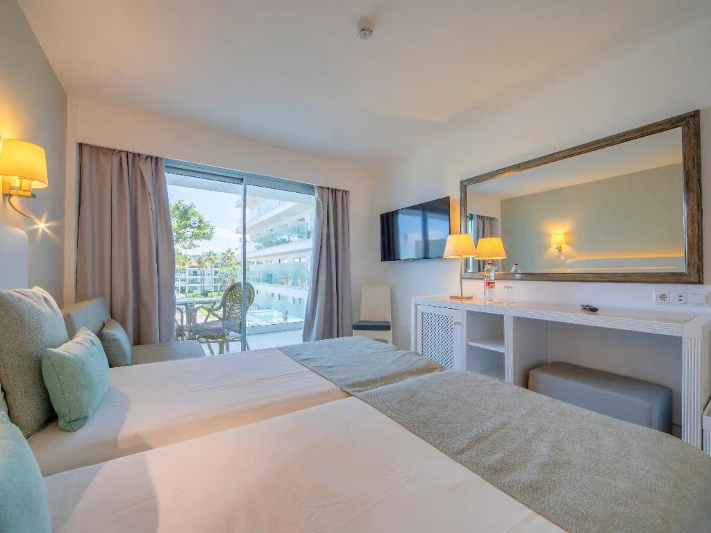 Double or Twin SIDE SEA VIEW Room, Playa Esperanza Resort, Majorca