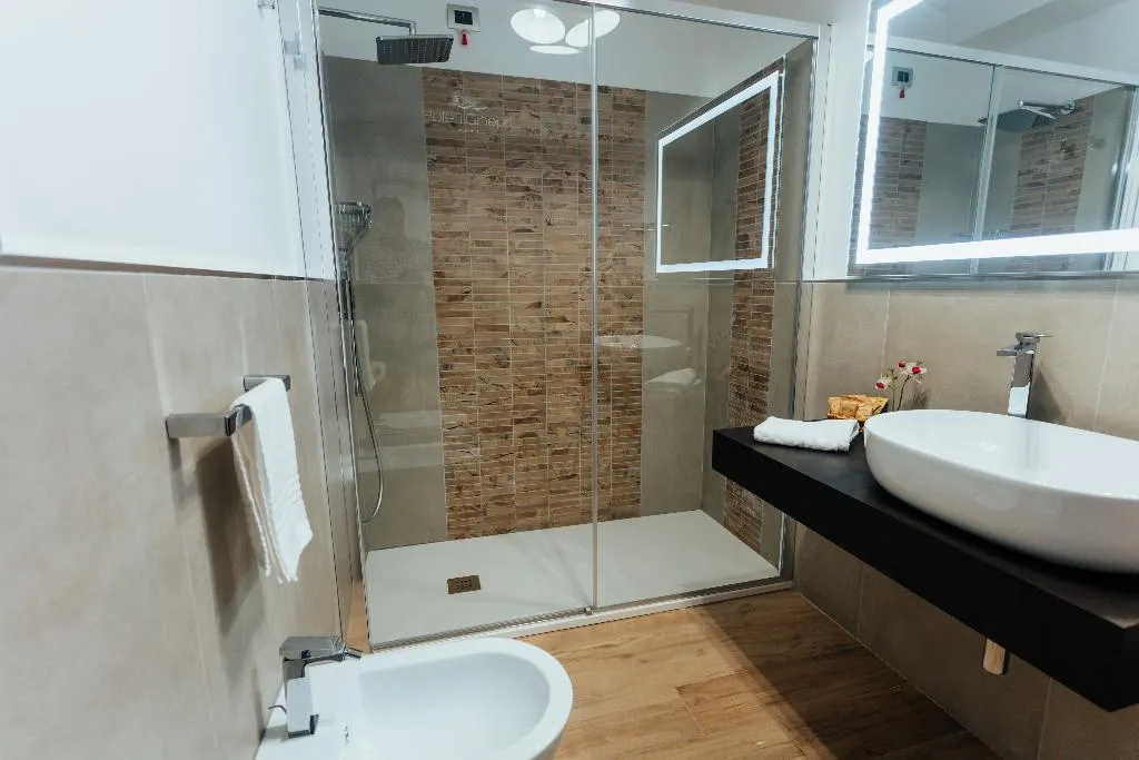DOUBLE SUPERIOR WITH BALCONY Room, Hotel I Ginepri, Olbia