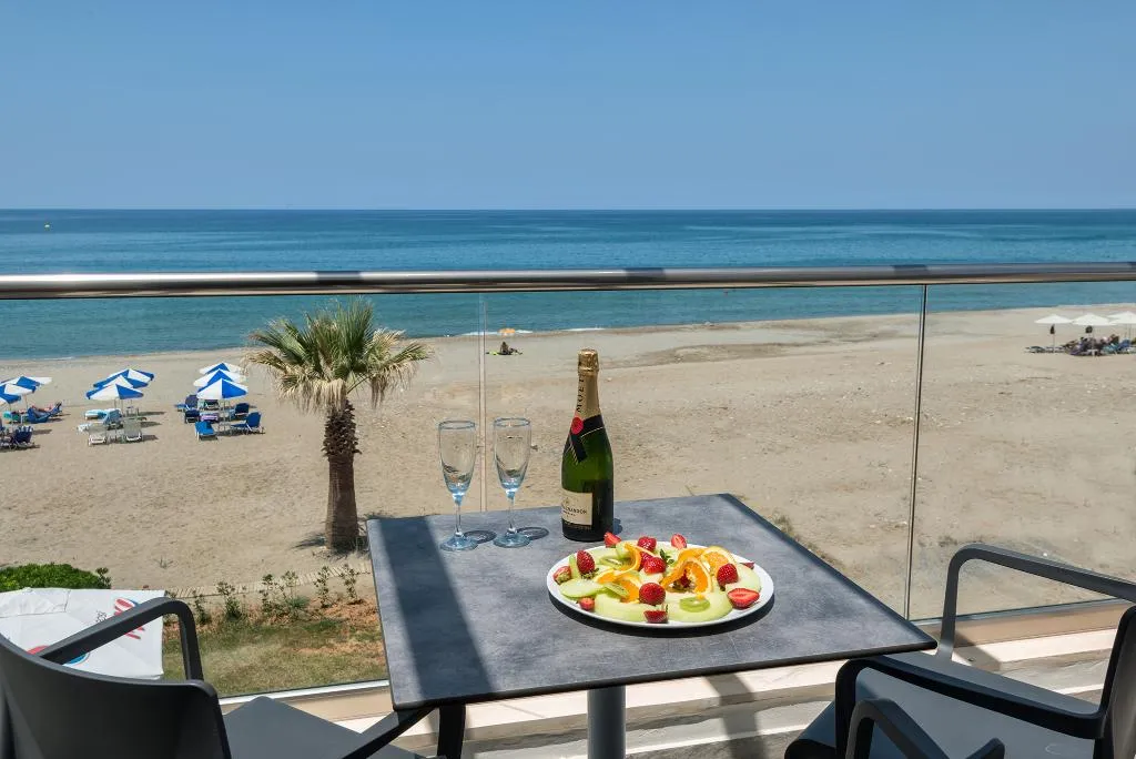 Terrace, Iperion Beach, Crete