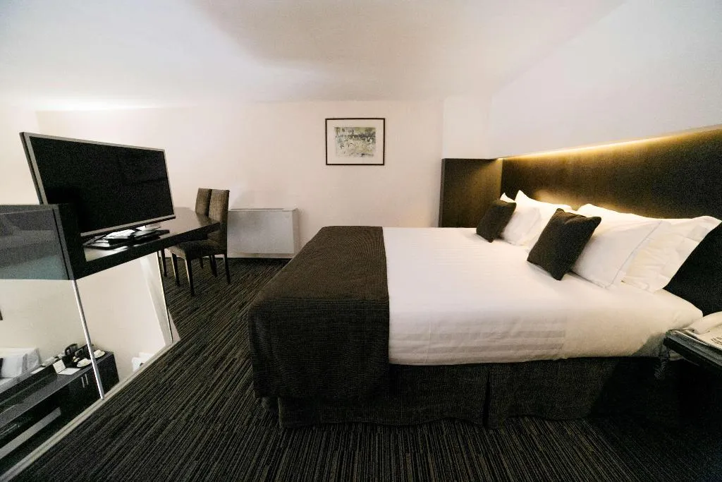 JUNIOR SUITE KING SIZE BED Room, Best Western Plus Hotel Universo, Rome