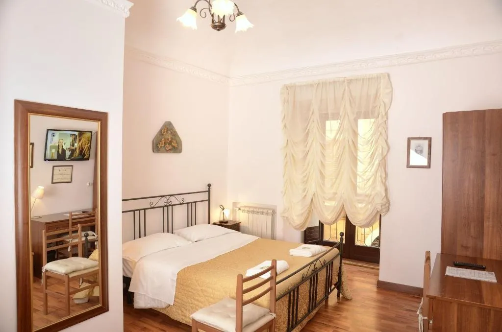 Room, L Antica Via, Catania