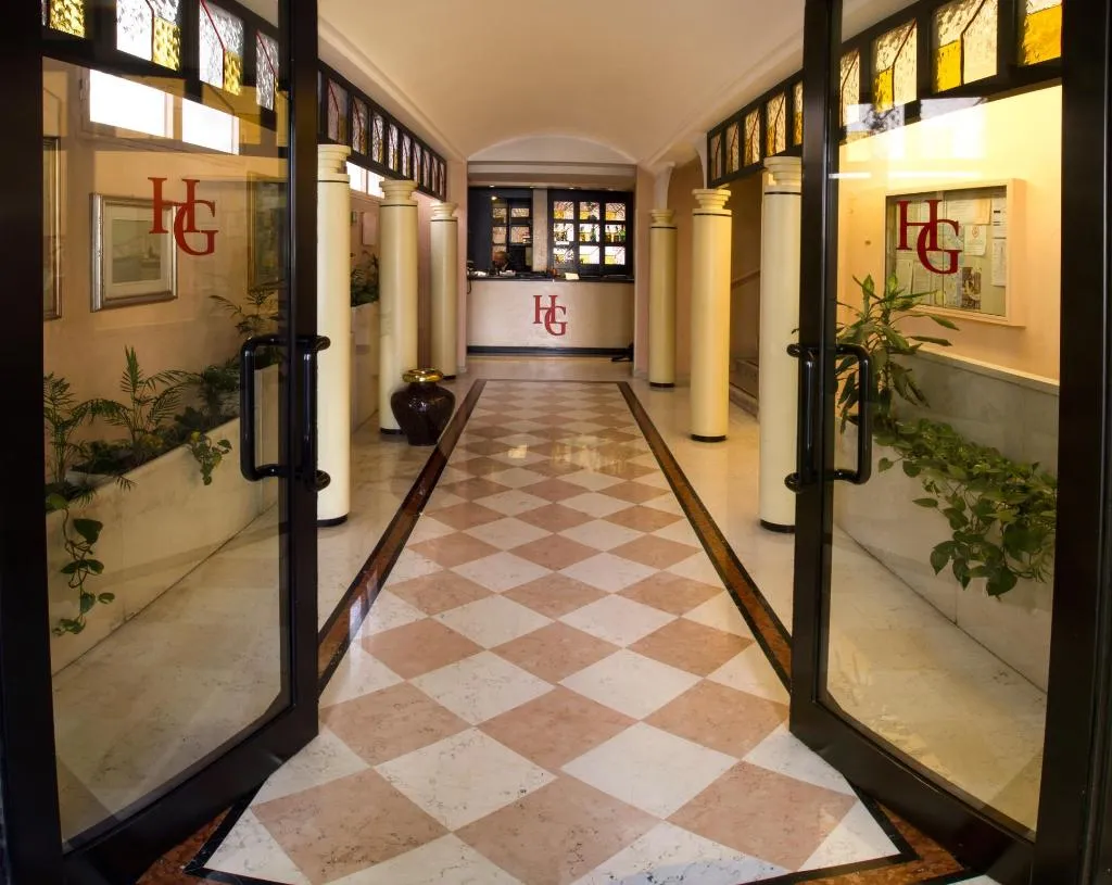 Lobby, Garibaldi, Venice