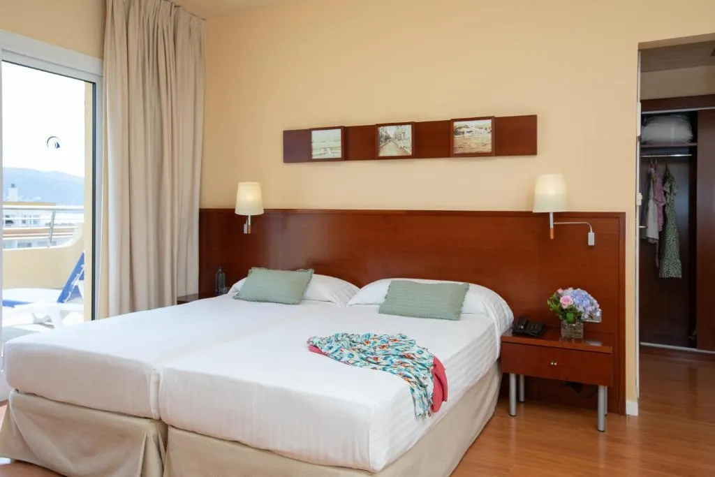 TRIPLE SUPERIOR Room, Prestige Victoria, Costa Brava