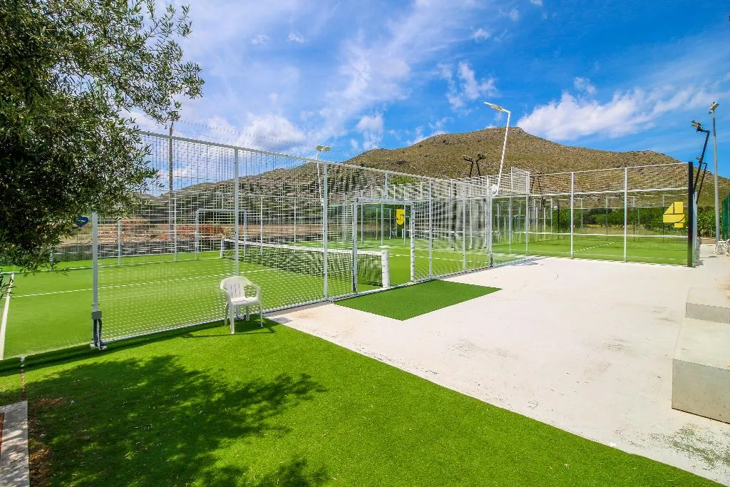 Sports and Entertainment, Duva, Majorca