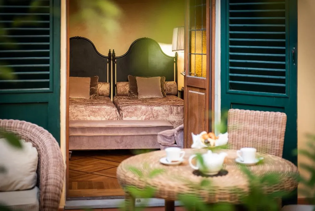 DOUBLE CLASSIC GARDEN VIEW Room, Grand Hotel Baglioni, Florence