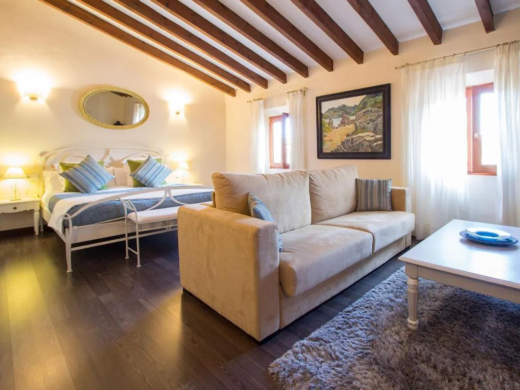 Room, Can Abril, Majorca