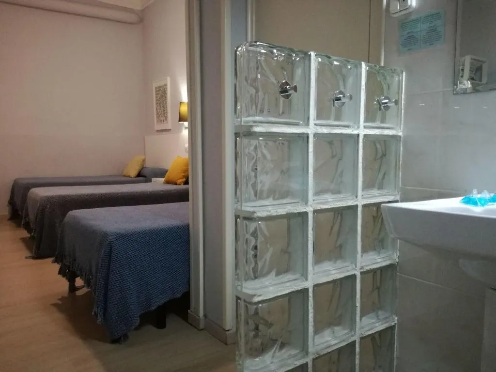 Room, Hostal Lesseps, Barcelona